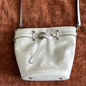 Patricia Nash’s Eleanor newest bucket bag with dust bag